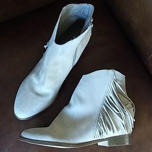 Mudd Venice Tassel Gray Fringe Suede Ankle Boots